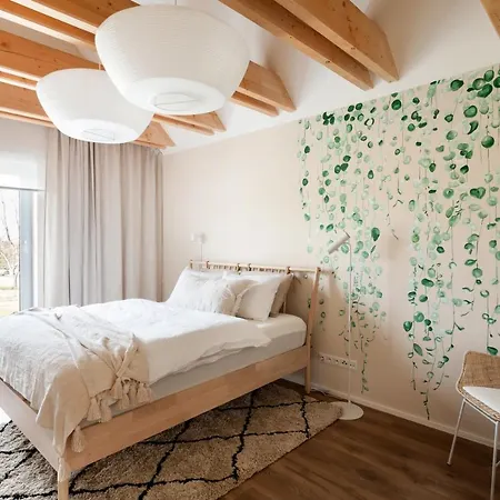 Feng Shui U Zamecke Zahrady Konopiste *