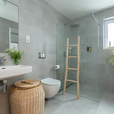 Feng Shui U Zamecke Zahrady Konopiste