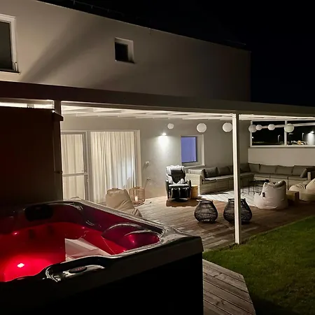 Villa Feng Shui U Zamecke Zahrady Konopiste *