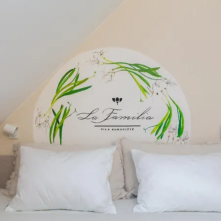 Feng Shui U Zamecke Zahrady Konopiste *